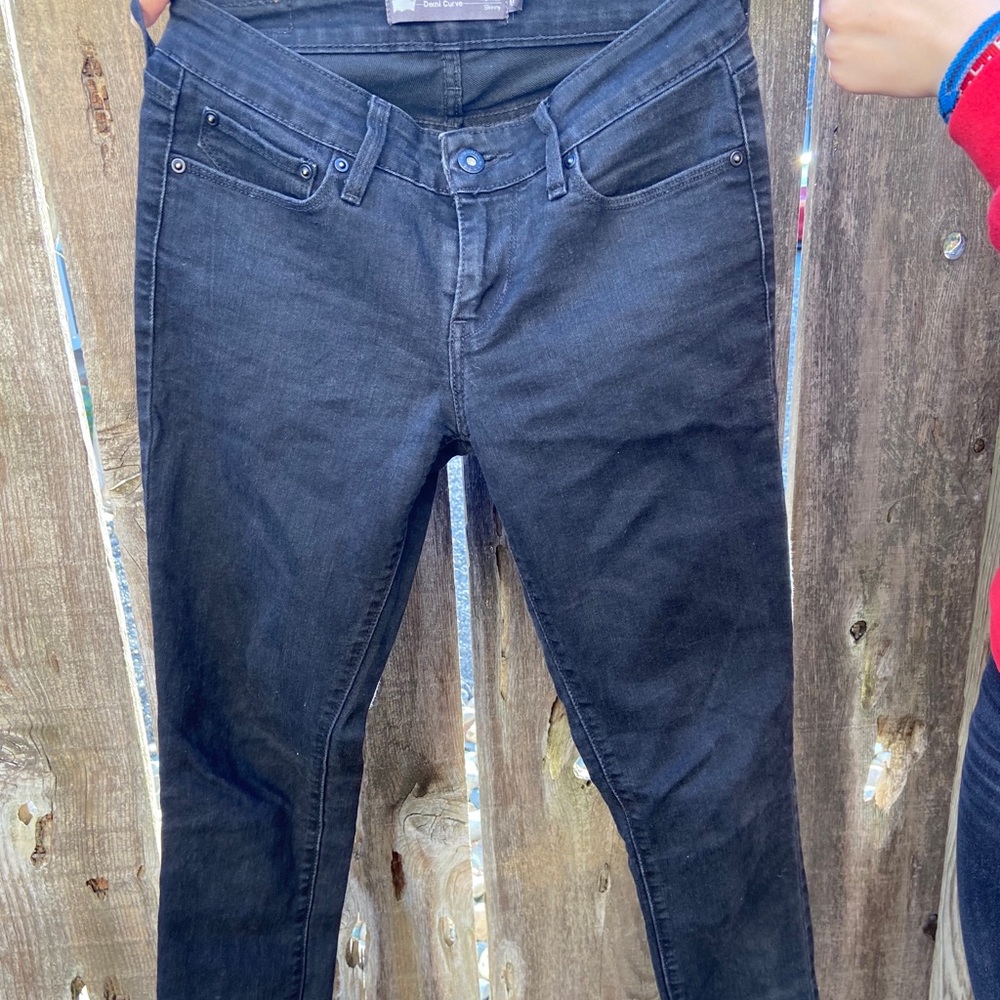 black levi jeans